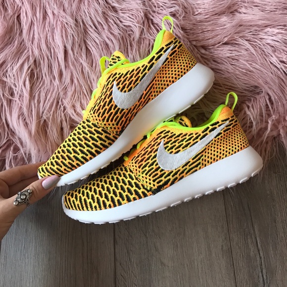 Nike Women's Yellow Sneakers - Picture 6 of 8